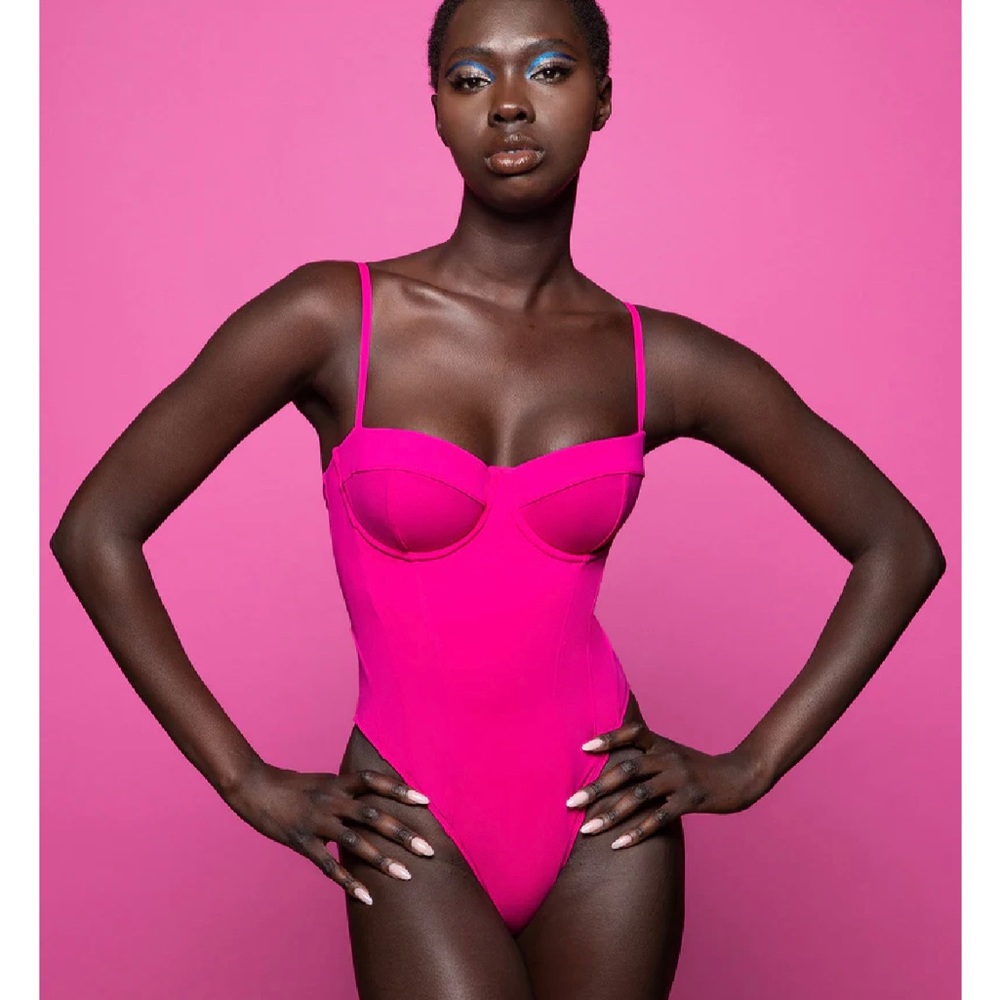 TA3 Swim Hi-Cut Pushy One Piece Shaping Swimsuit Bodysuit Size Small Short B/C
